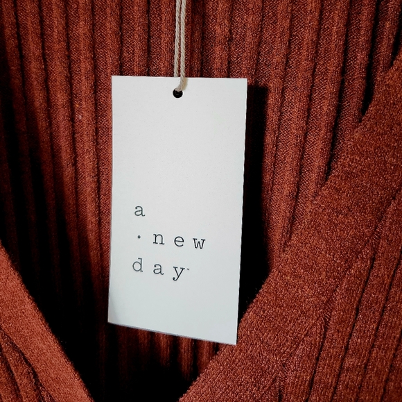 A New Day Cardigan - Picture 4 of 4
